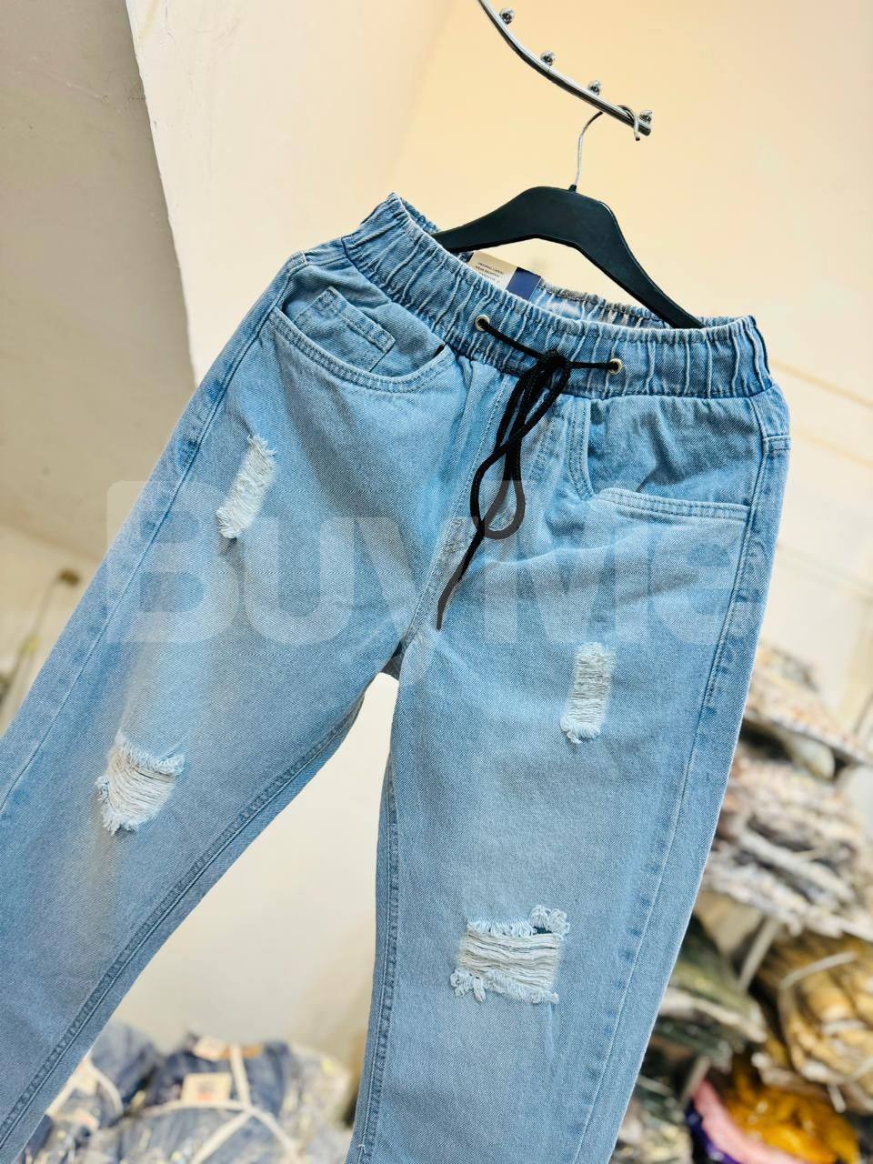 LADIES LEVIS BIG FOLD ELASTIC PATCH RIPPED DENIM - ICE BLUE