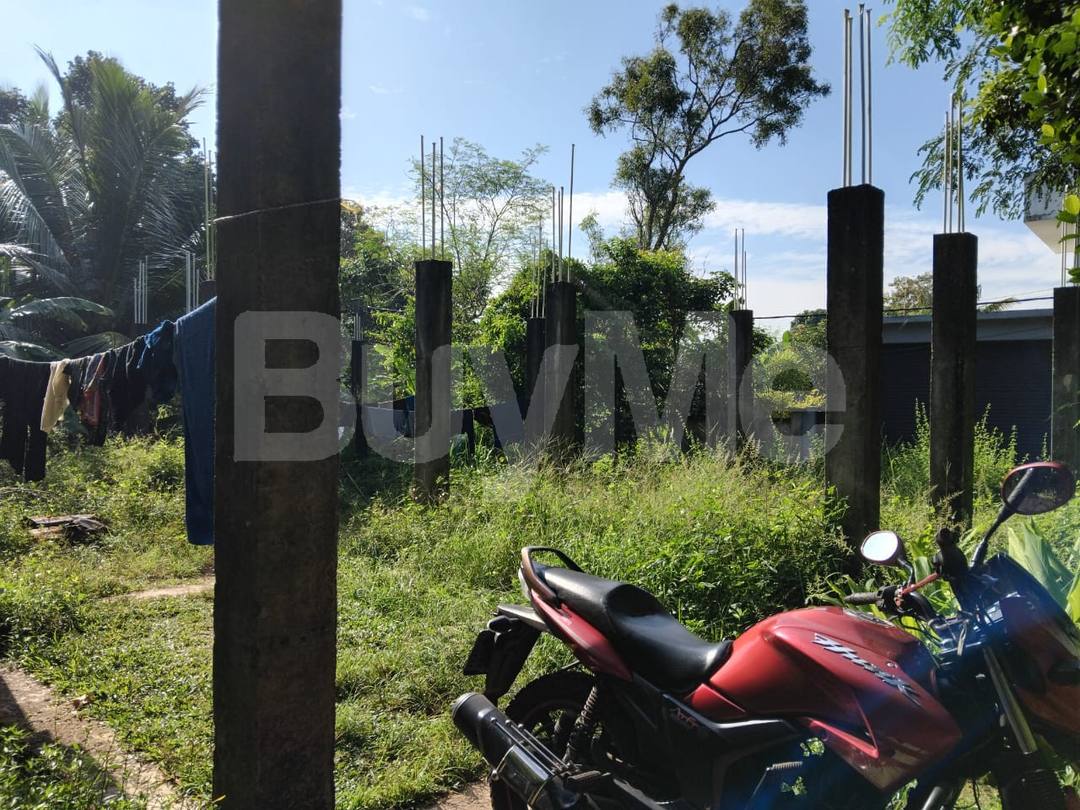 LAND FOR SALE IN KADAWATHA, BATUWATTA