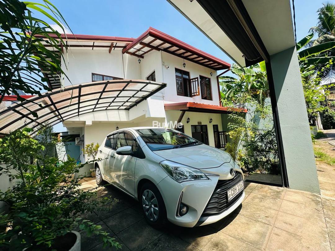 LUXURY 03 STOREY HOUSE FOR SALE IN BATHTHARAMULLA (S194-DD)