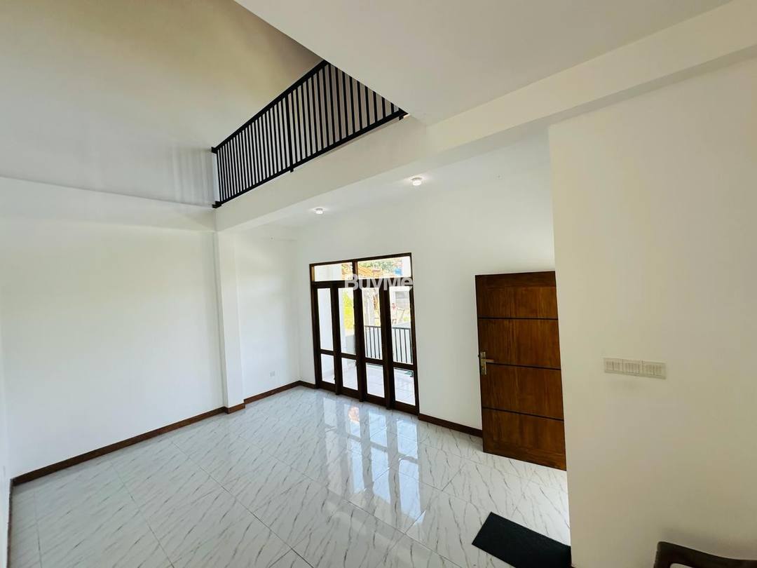 NEWLY BUILT LUXURY 2 STOREY HOUSE FOR SALE IN MAKOLA KIRIBATHGODA (S273)