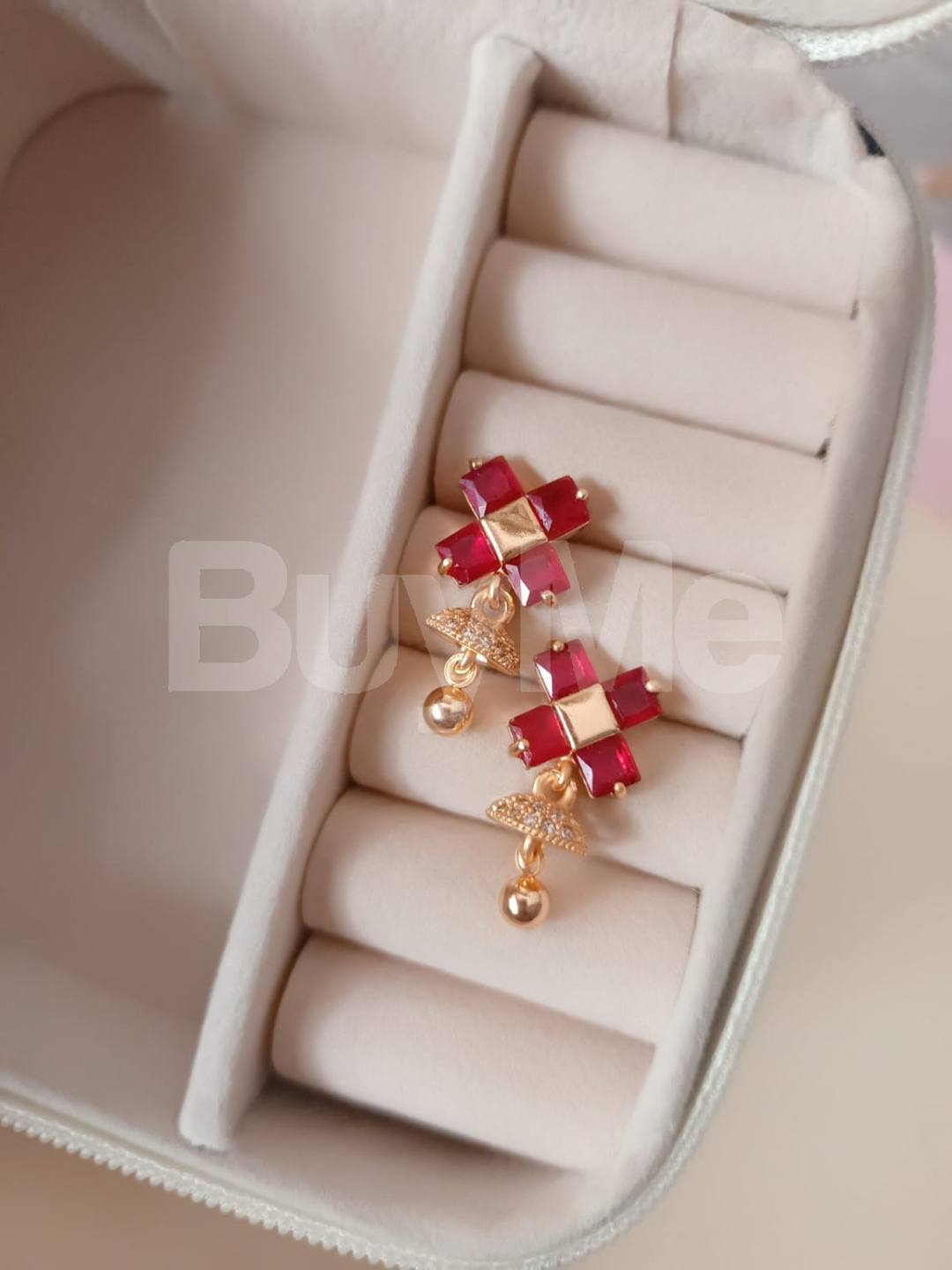 SIMPLE EARRING