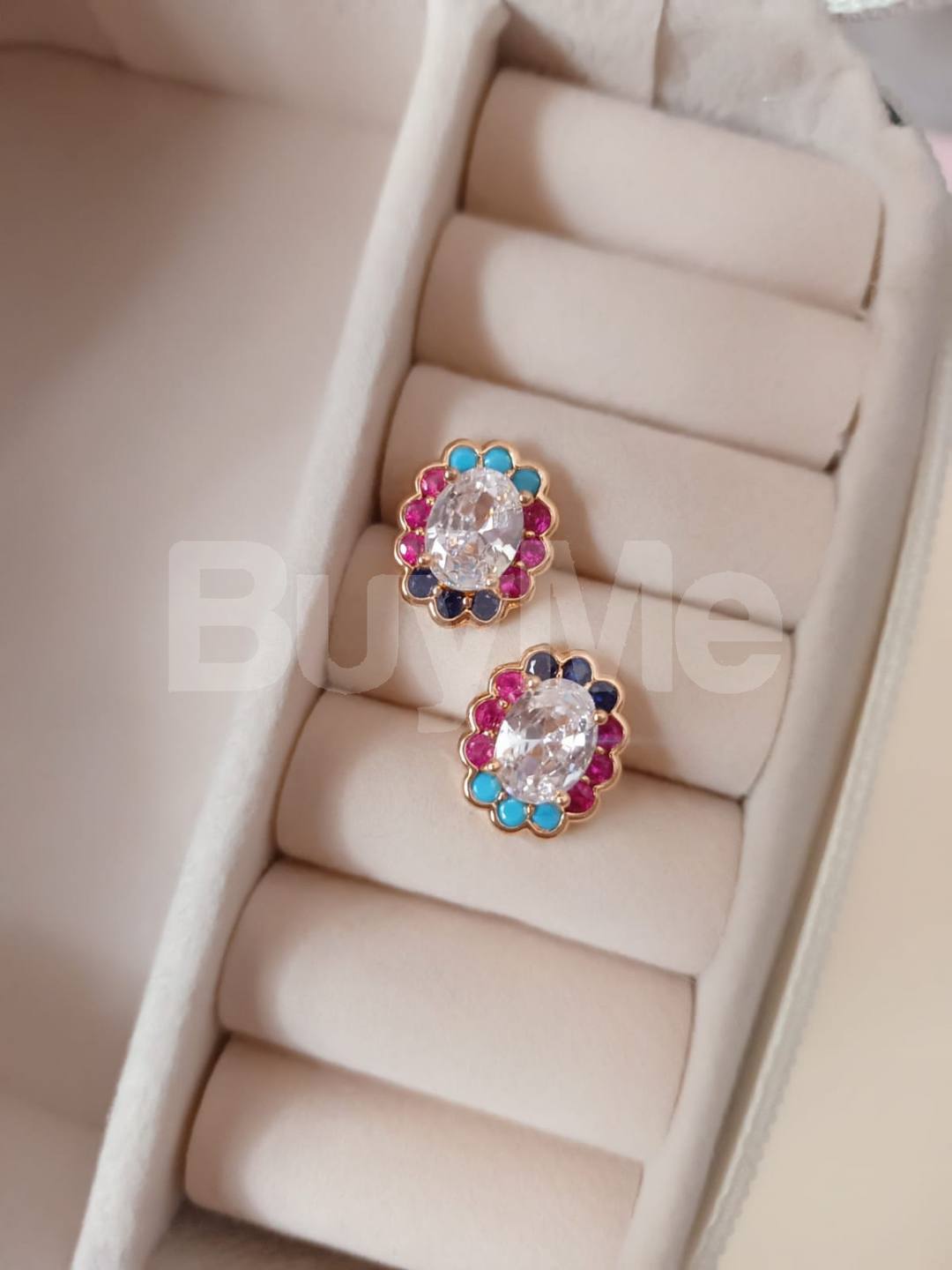 SIMPLE EARRING