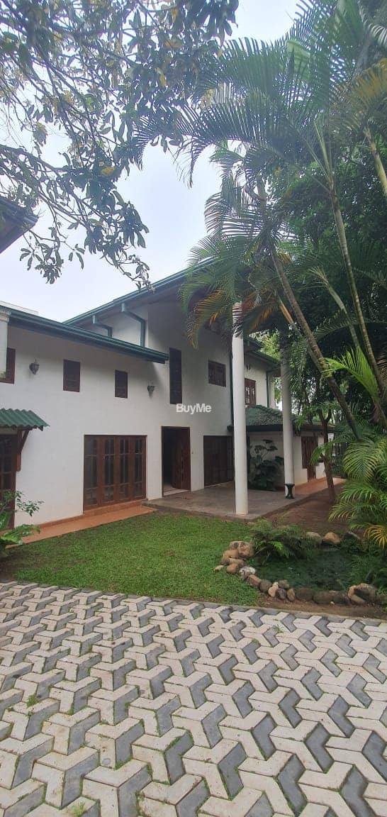 LUXURY VILLA IN KANDY (ASGIRIYA)
