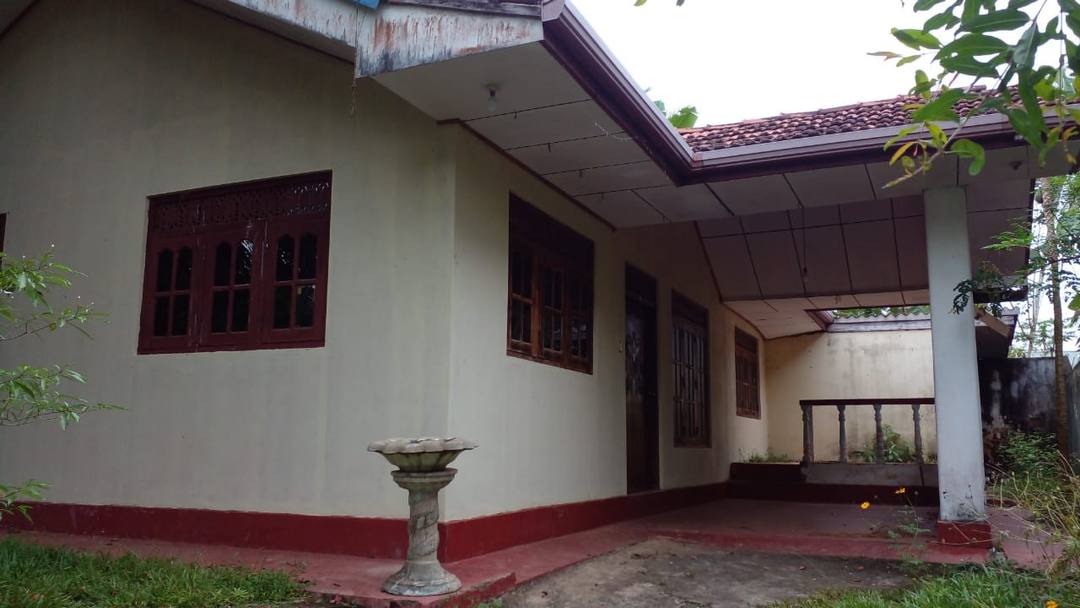 HOUSE FOR SALE IN KAMBURUGAMUWA