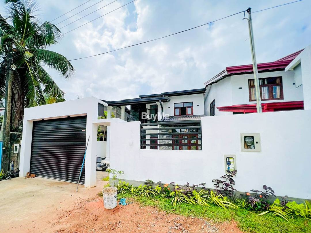 BRAND NEW TWO STORIED HOUSE FOR SALE IN MALABE