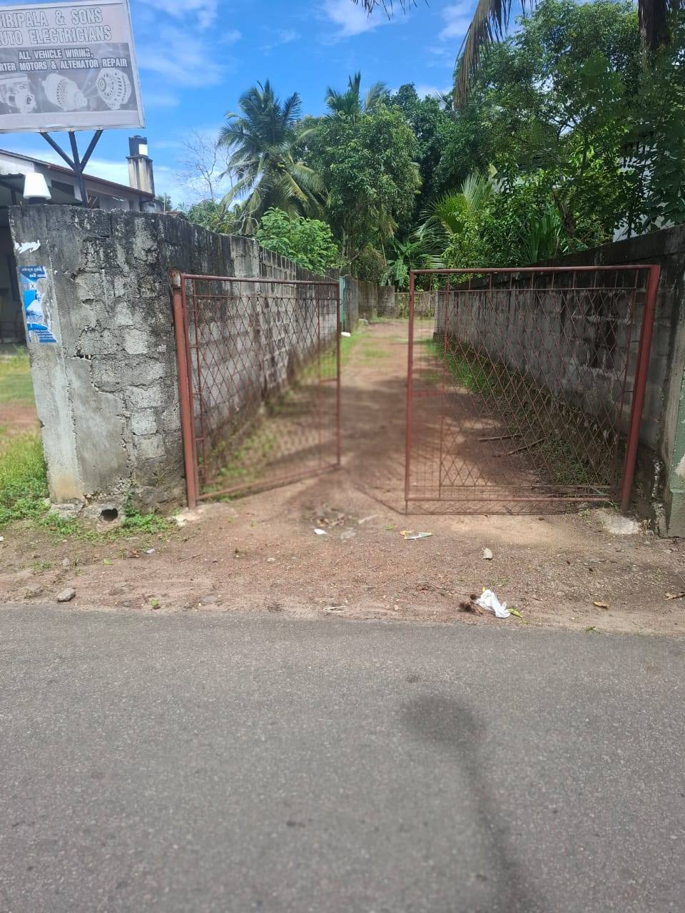 LAND FOR SALE IN PILIYANDALA
