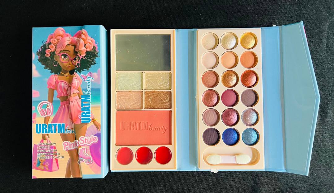 MAKE UP KIT
