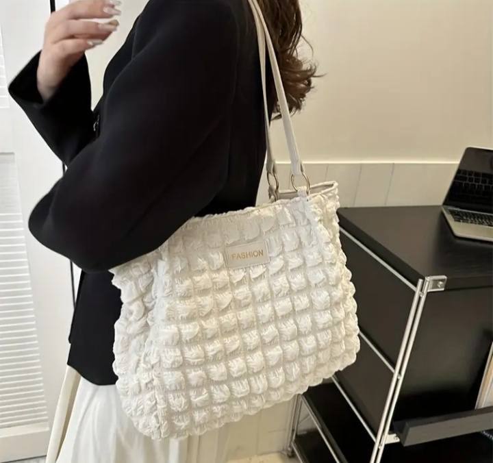 TRENDY WHITE DESIGN LADIES HAND BAGS