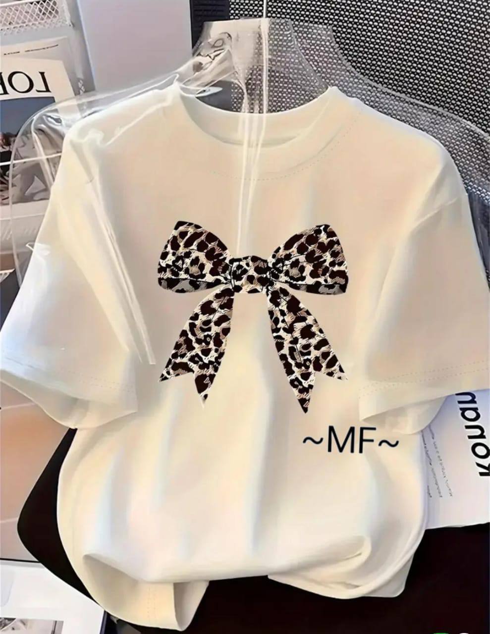 CASUAL TEE WITH 'BOW' PRINT - WHITE