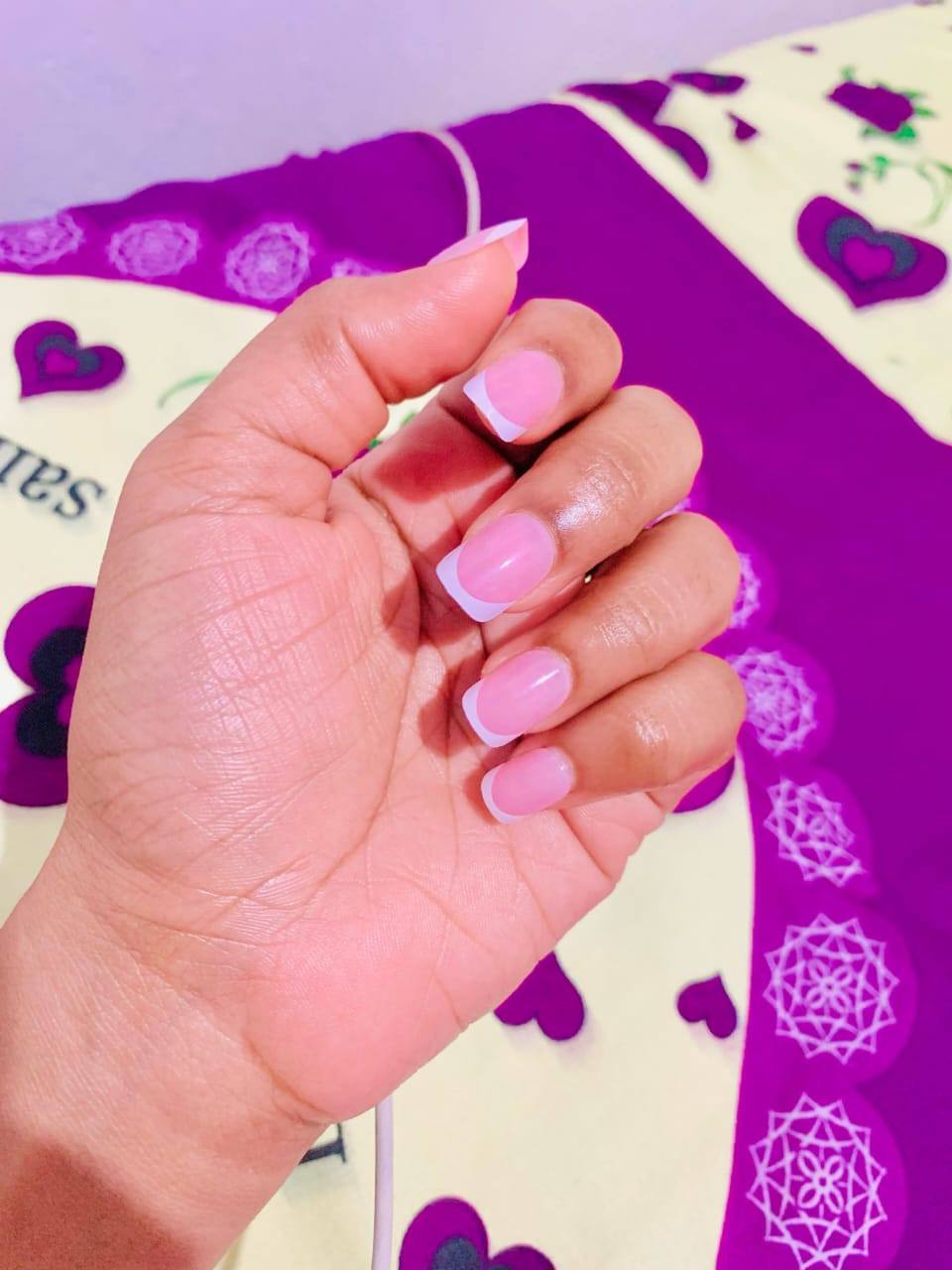 CUTE FAKE NAILS WITH STICKER GLUE