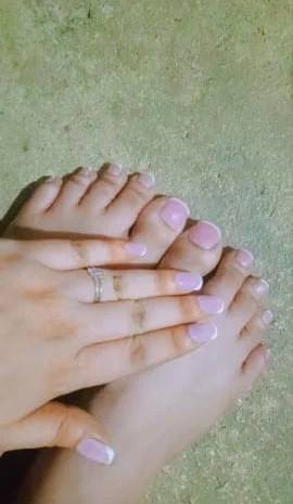 CUTE FAKE NAILS FOR LEG