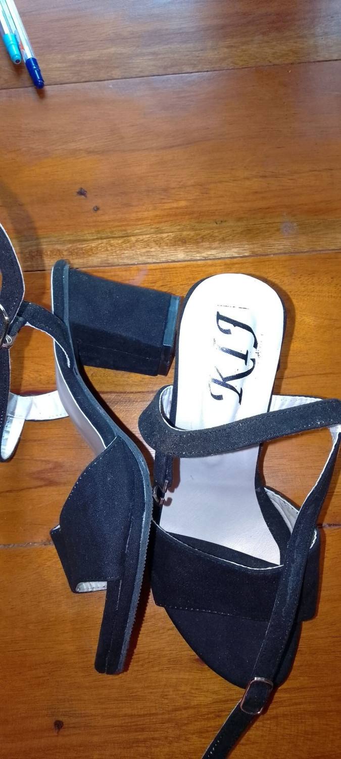 TWO PAIRS BLACK