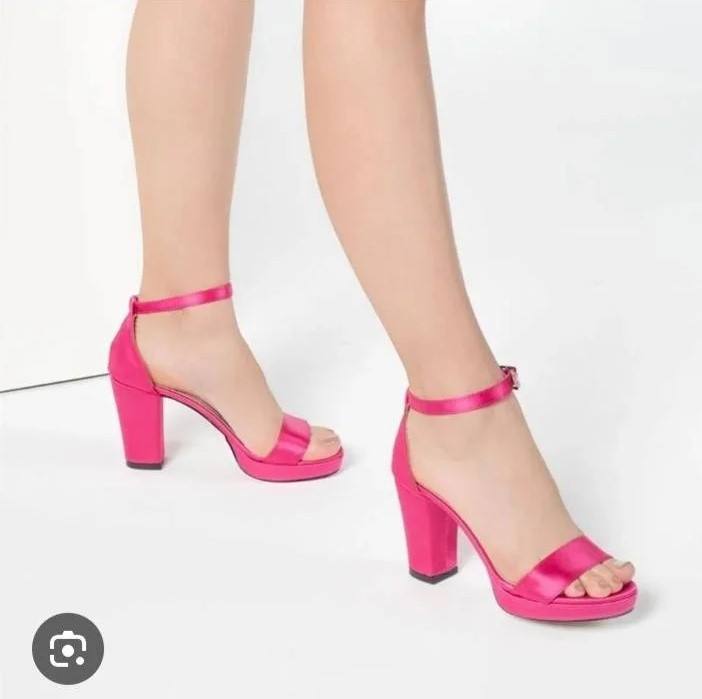 PINK HEELS LADIES