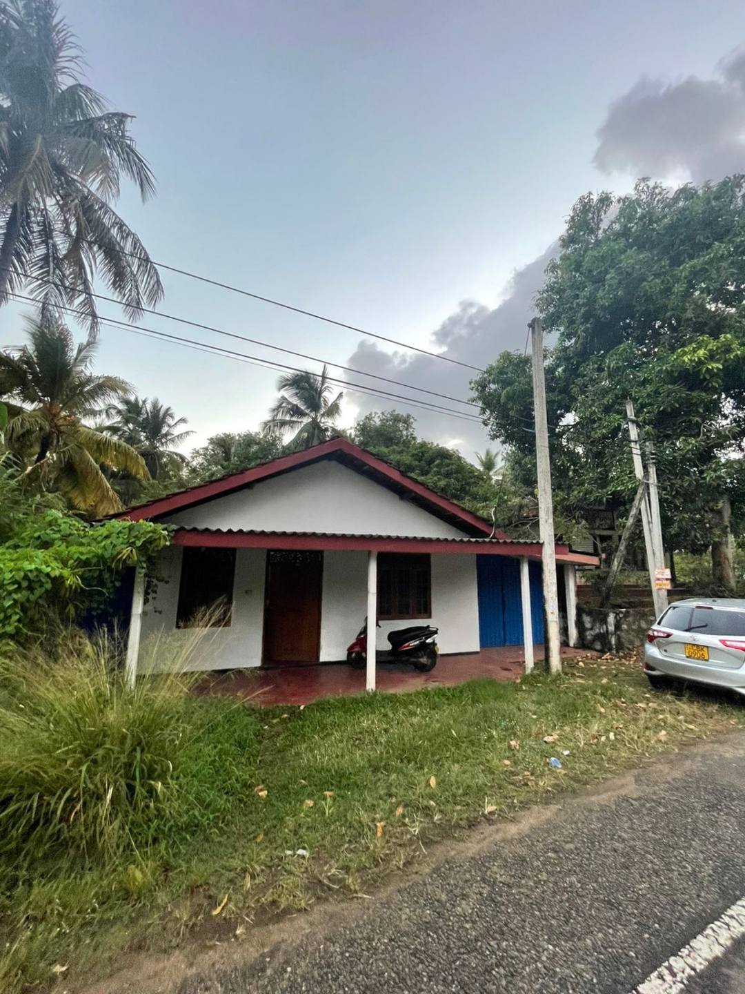 32-PERCH LAND WITH A FULLY FURNISHED HOUSE AND A SHOP ROOM FOR SALE IN EMBILIPITIYA