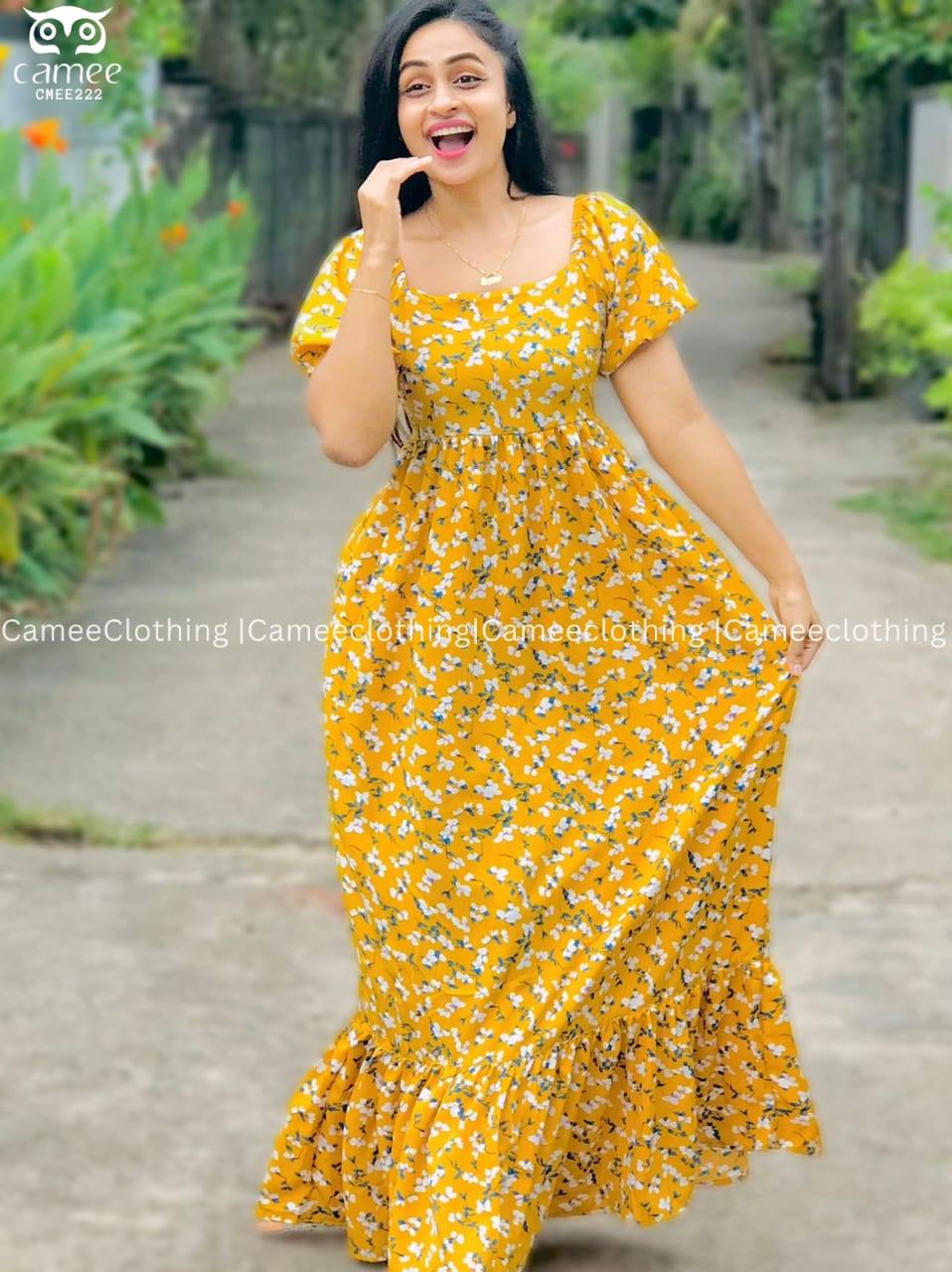 FASHIONABLE WOMEN'S FROCK