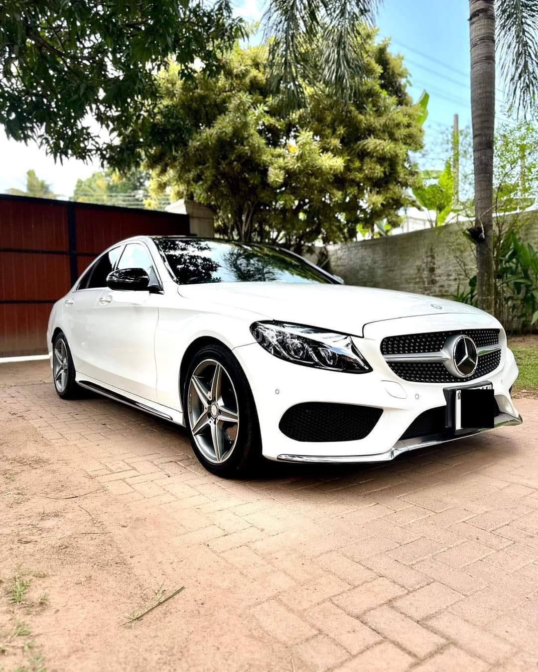 MERCEDES BENZ C180 - PREMIUM PLUS AMG LINE 2018