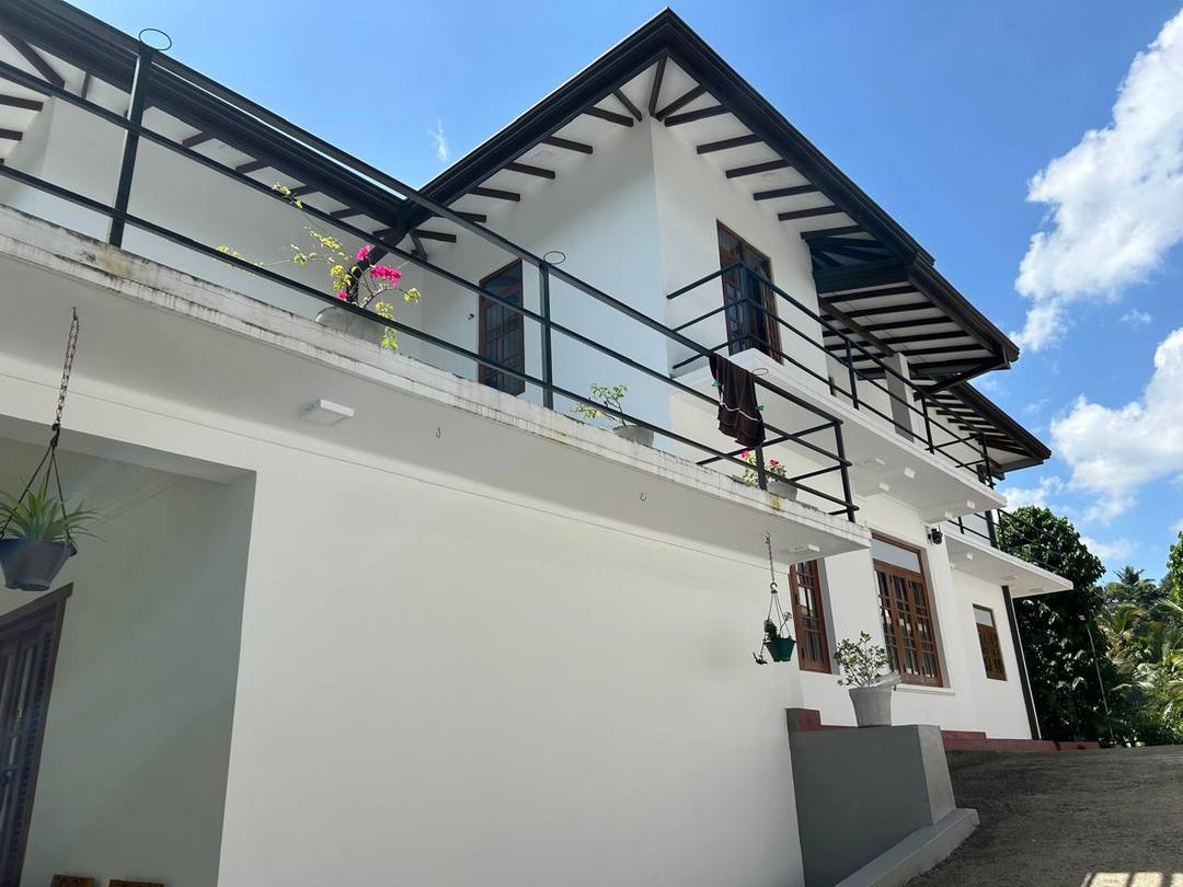 TWO-STORY HOUSE FOR SALE IN KATUGASTHOTA,RANAWANA ROAD