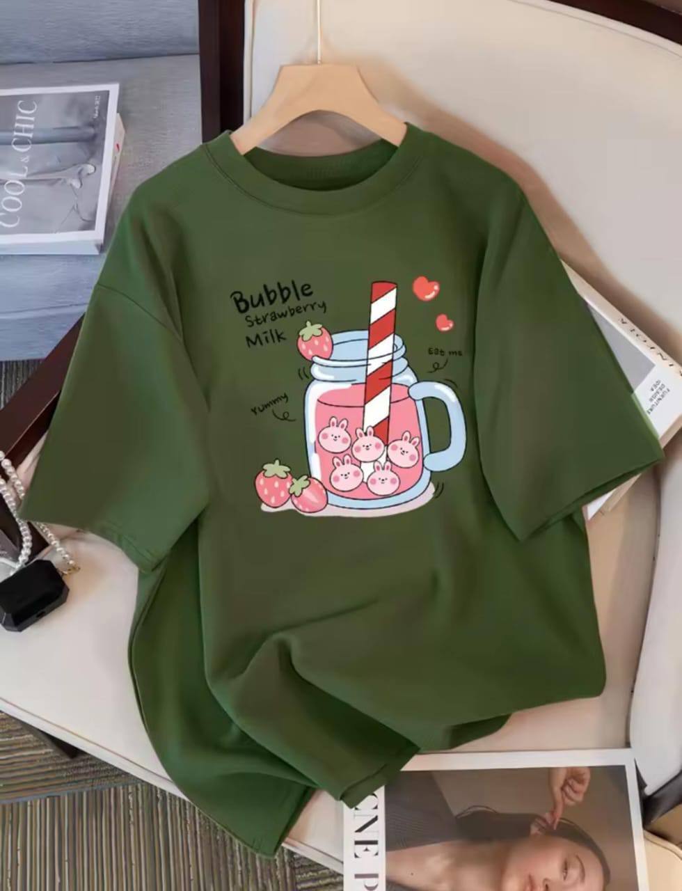 OLIVE GREEN TEE WITH BUBLLE CUP PRINT