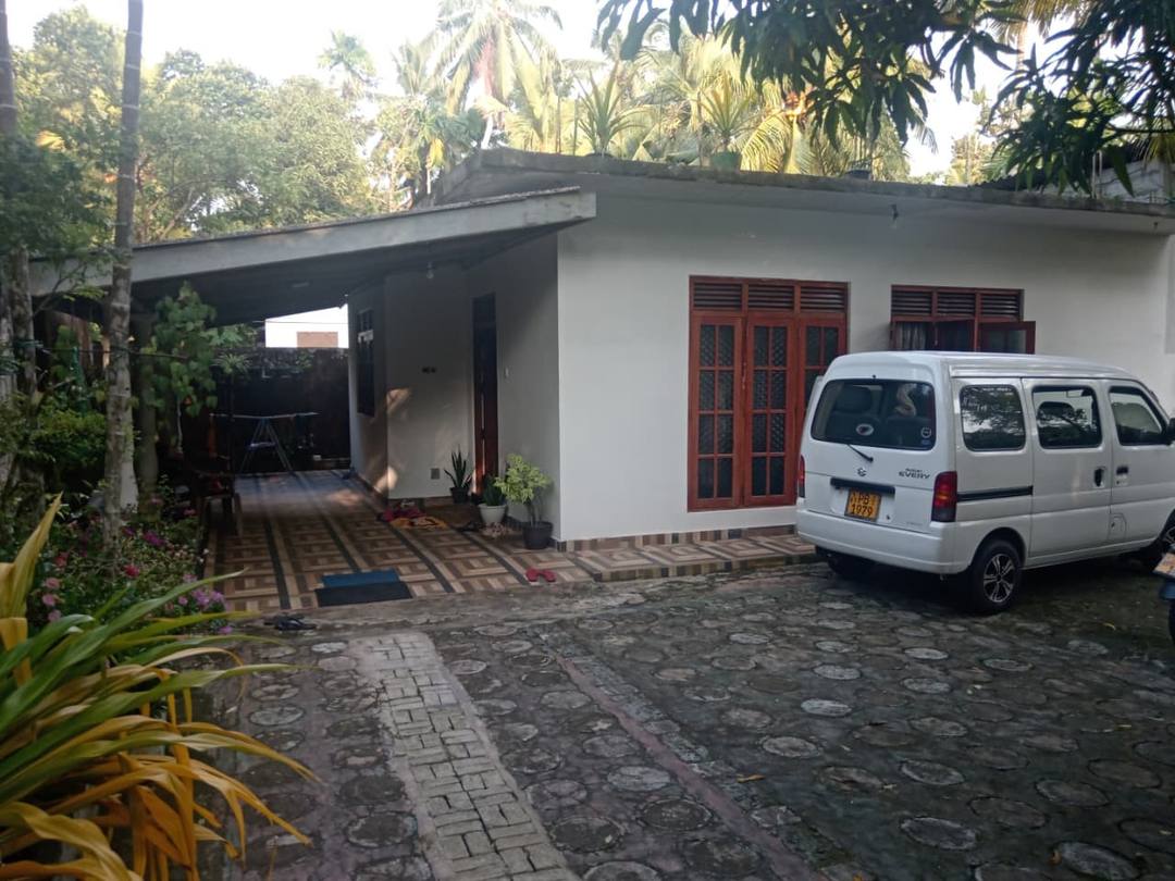 HOUSE FOR SALE IN BANDARAGAMA