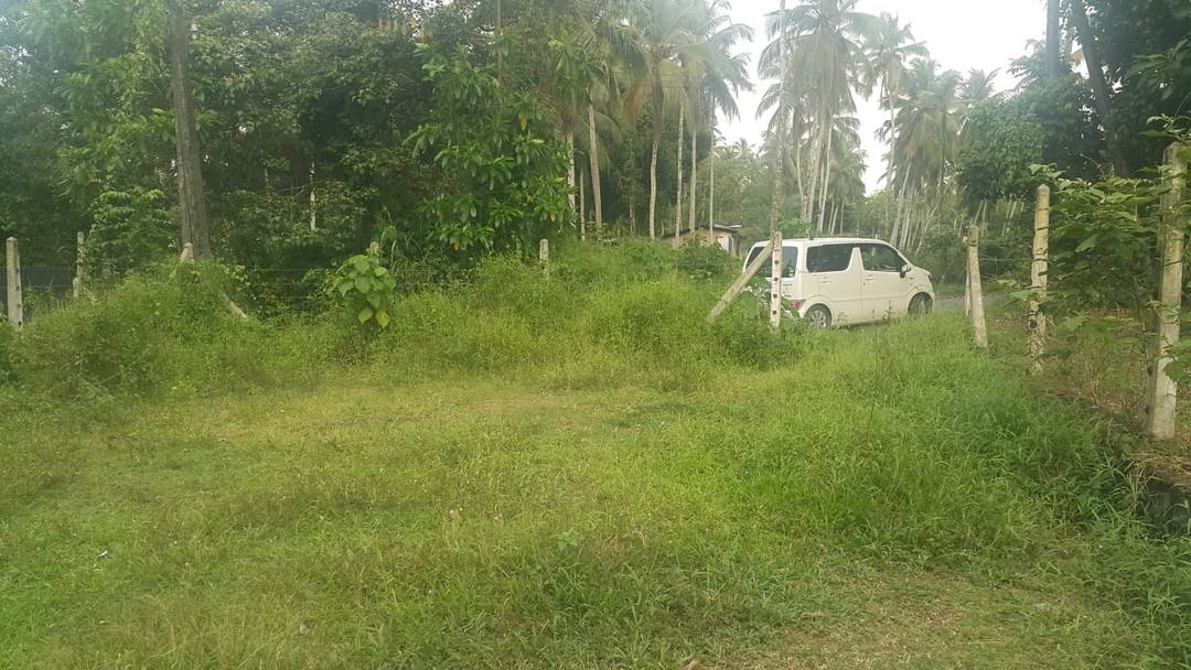 11.2-PERCH LAND FOR URGENT SALE IN ATHURUGIRIYA