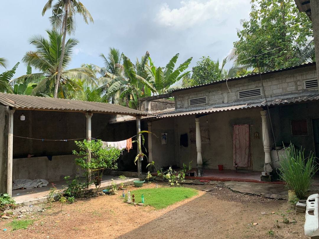 36 PERCHES LAND WITH WAREHOUSE FOR SALE IN NITTAMBUWA