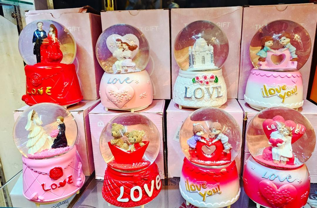BIG SIZE LOVE ORNAMENT