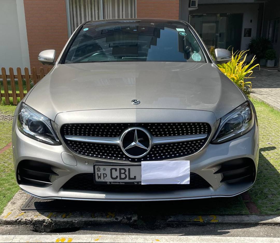MERCEDES-BENZ C200 2020