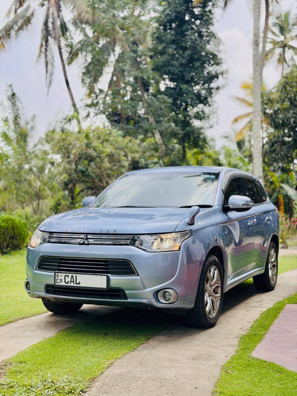 MITSUBISHI OUTLANDER 2015