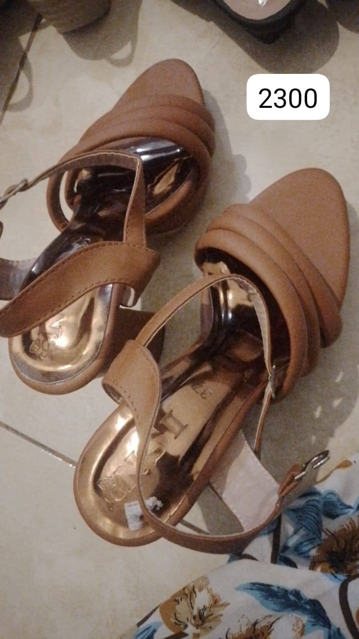NEW LADIES HEELS