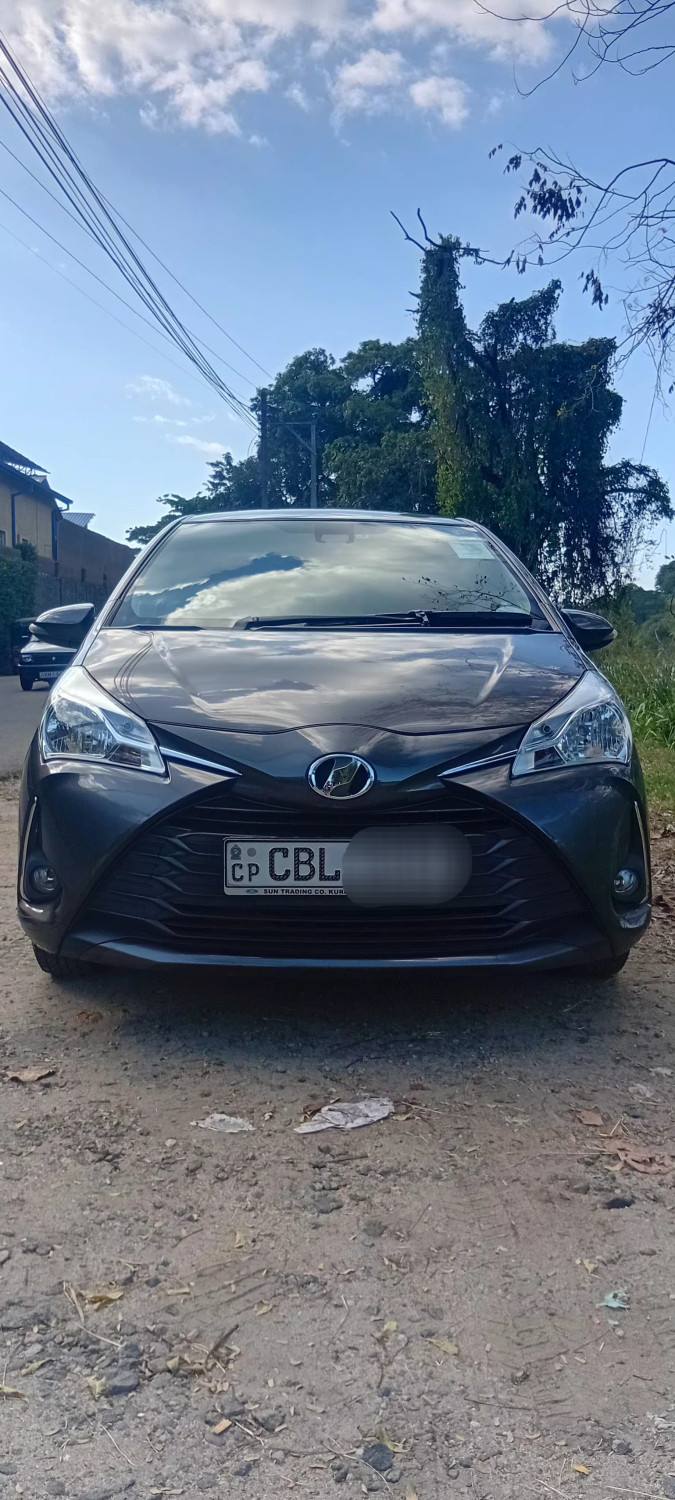 TOYOTA VITZ 2020