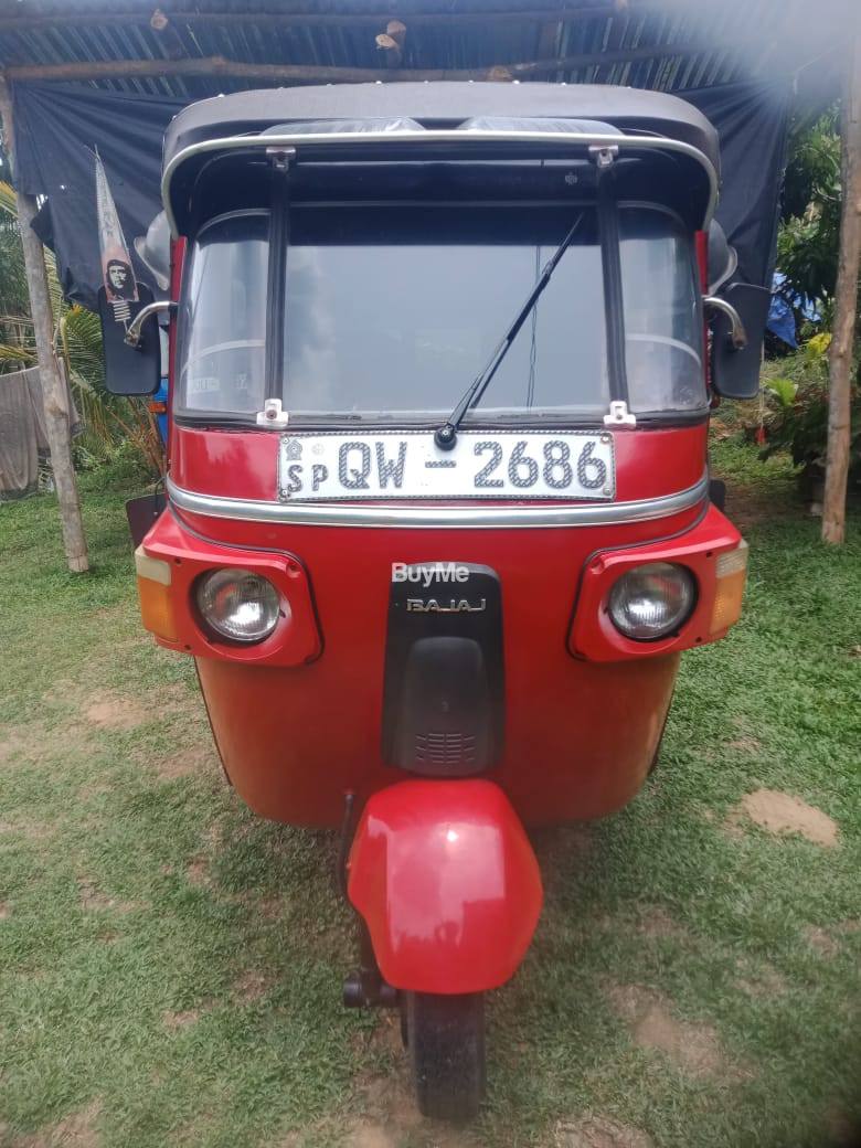 BAJAJ THREE WHEEL - QW