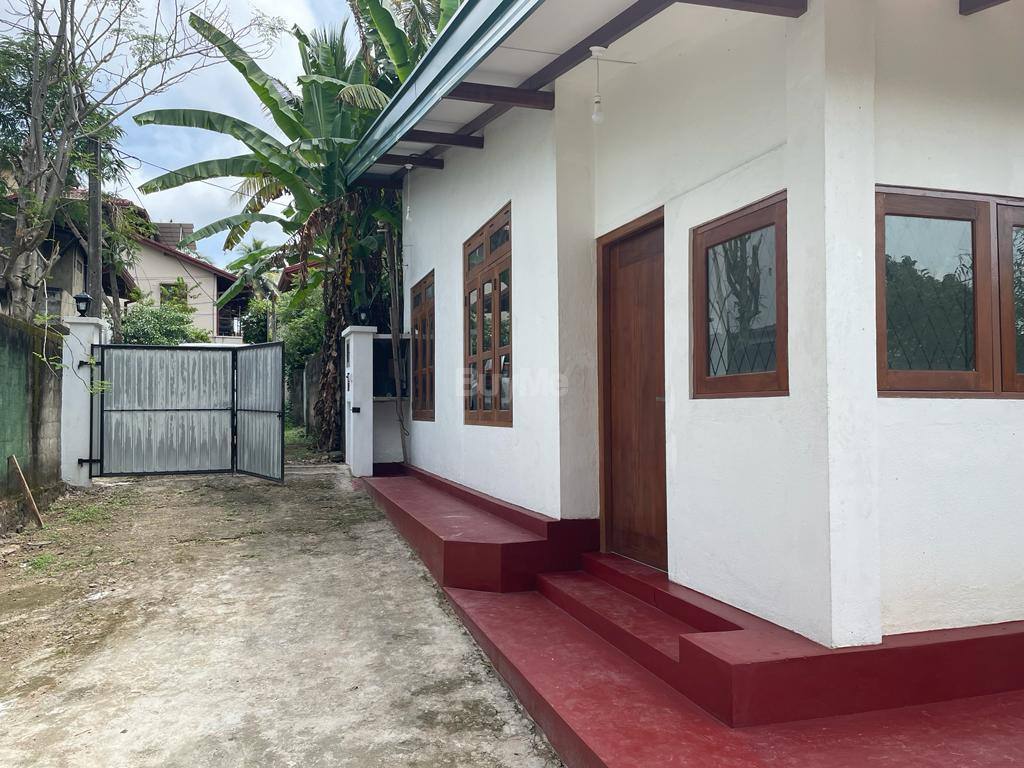 NEWLY BUILT HOUSE FOR SALE IN KATUWAWALA, BORALESGAMUWA