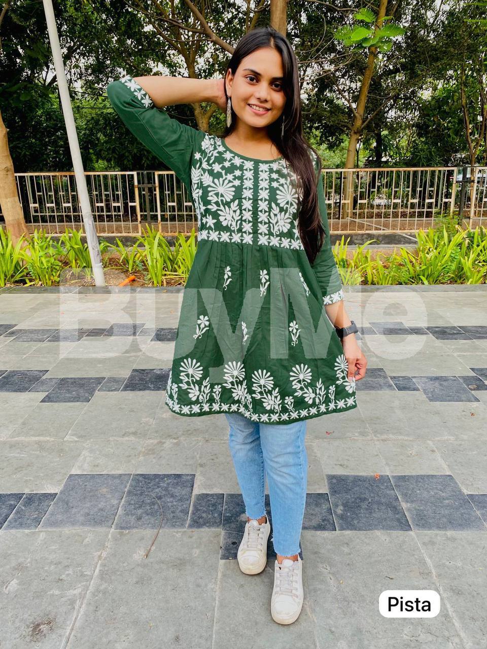 EMBROIDERY TRENDING TOP - GREEN