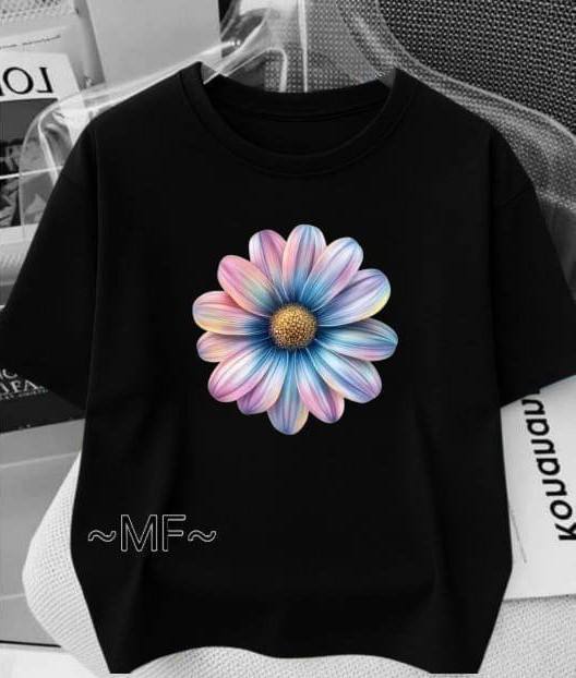 BLACK TEE WITH FLOWER PRINT